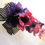 紫系のアネモネとボーダーリボンの花冠A